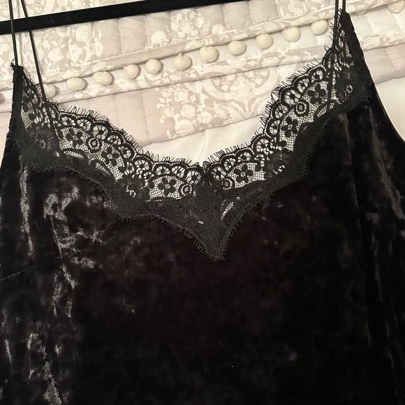 H&M velvet dress-0008 - Picture 4 of 7